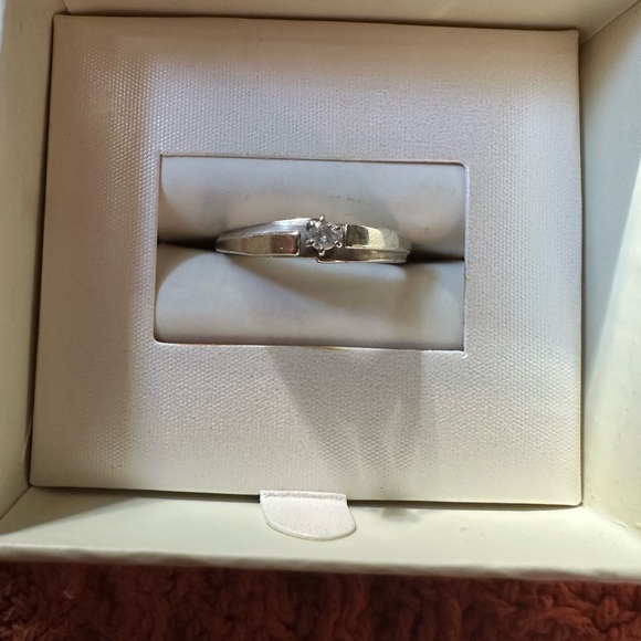 Humble diamond ring - Picture 2 of 4